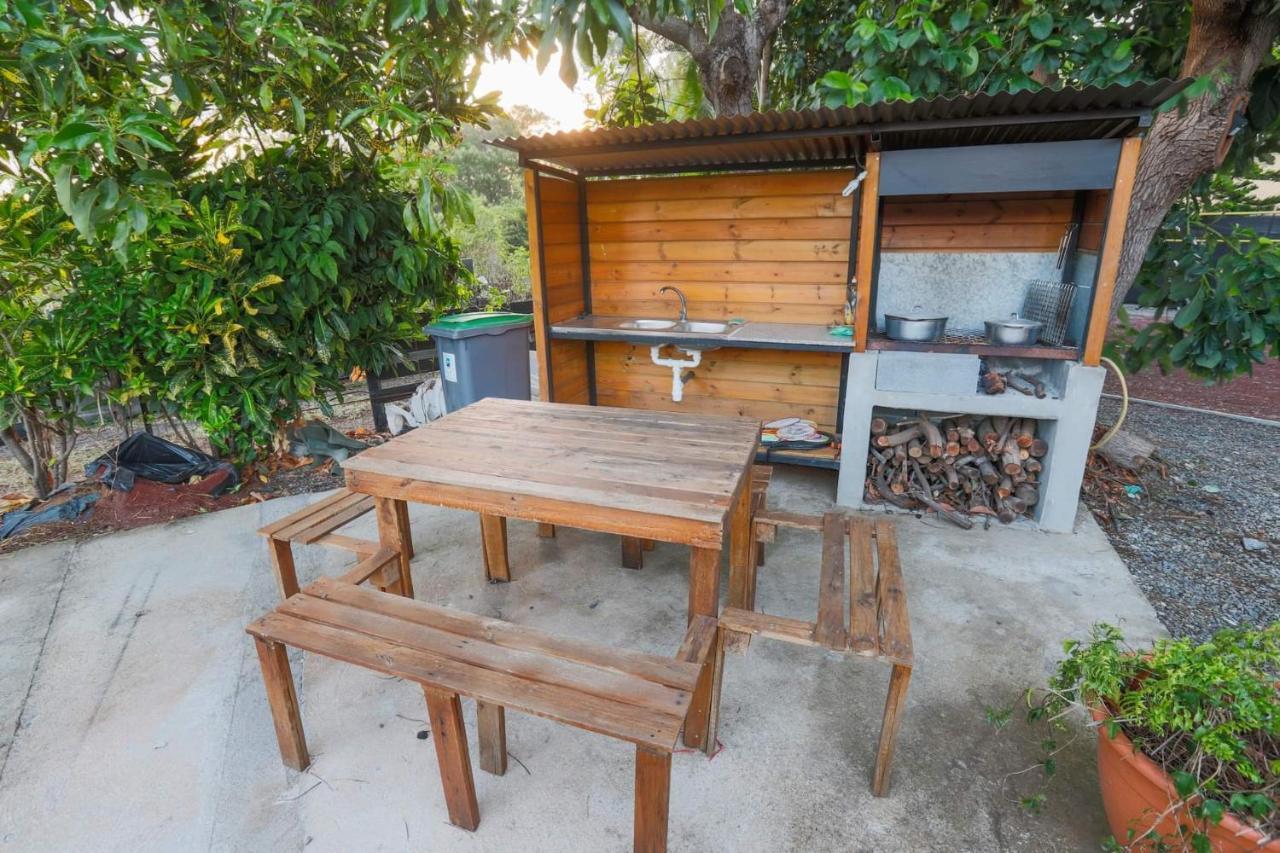 L'Avocat 1 Avec Piscine Chauffee Et Jacuzzi A Partager Villa Le Tampon Exterior photo